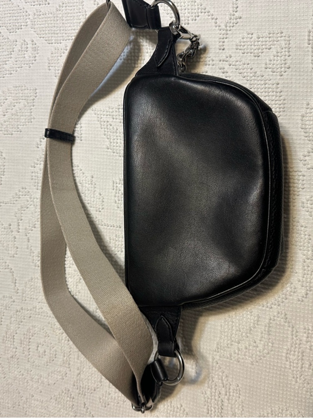 Michael Kors Black Pebbled Leather Crossbody Belt Bag with Beige Strap - Picture 5 of 7